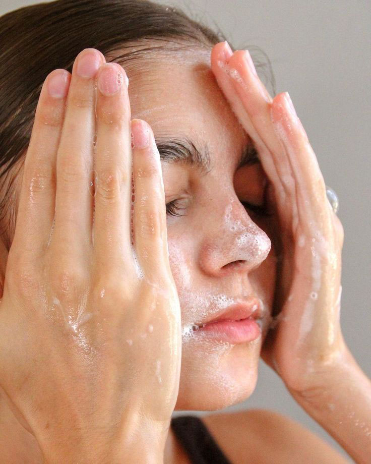 شستن بیش از حد پوست صورت 